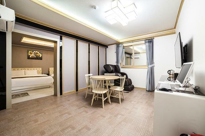Gwangju Metropolitan City Venture Hotel מראה חיצוני תמונה